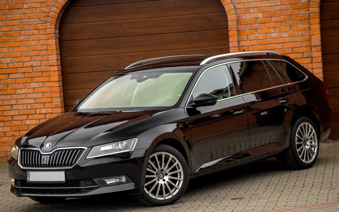 Skoda Superb cena 56800 przebieg: 265000, rok produkcji 2016 z Radom małe 781